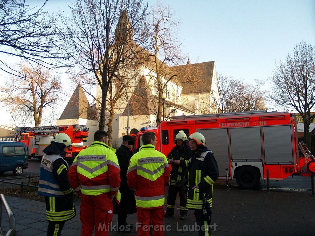 Brand in Kirche Koeln Muelheim Tiefenthalstr   P52.JPG
